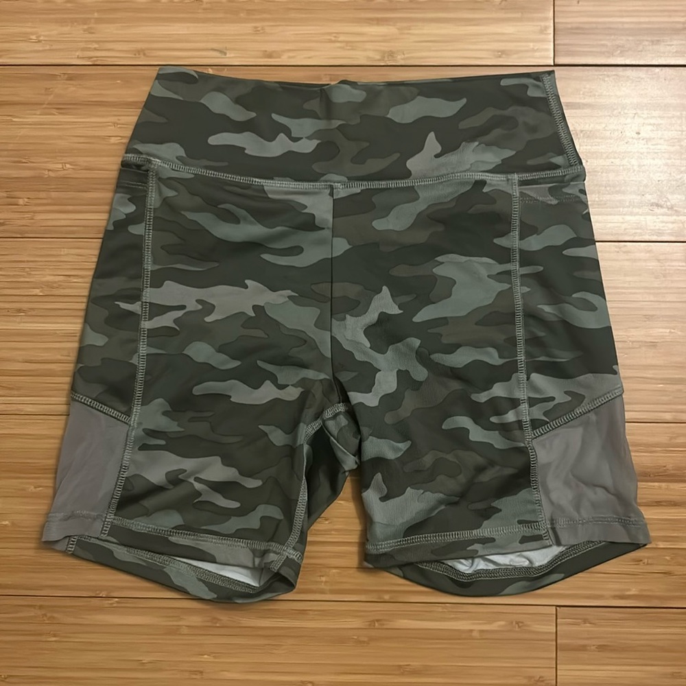 VS PINK SPORT BIKER SHORTS